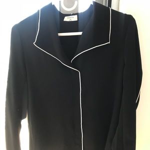 NWT! Aritzia Babaton Rena Shirt